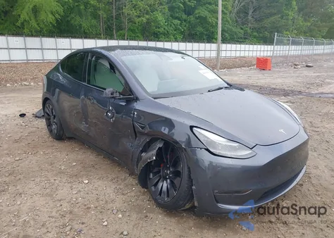 2022 Tesla Model Y Performance Dual Motor All-Wheel Drive z USA, uszkodzony, nr VIN 7SAYGDEF9NF377005